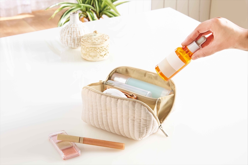 エルジール大きく開いてたっぷり入るポーチ